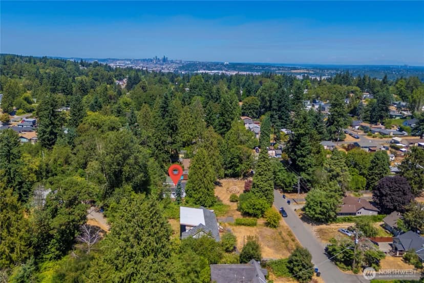 Property photo for 12027 10th Avenue S, Seattle photo 34