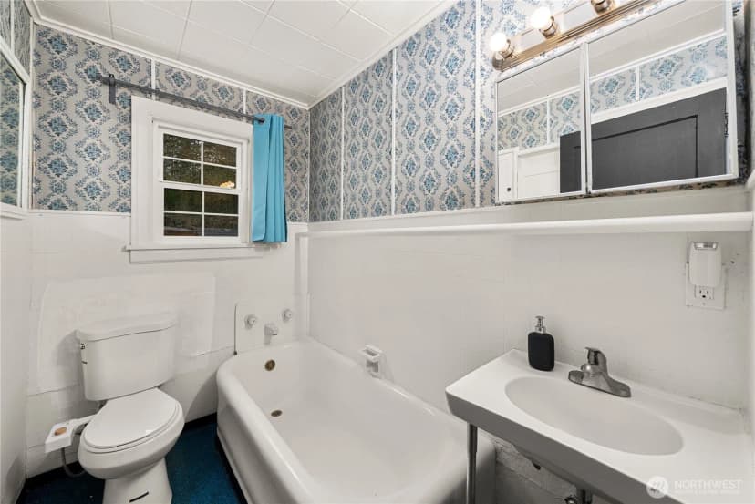 Property photo for 12027 10th Avenue S, Seattle photo 20