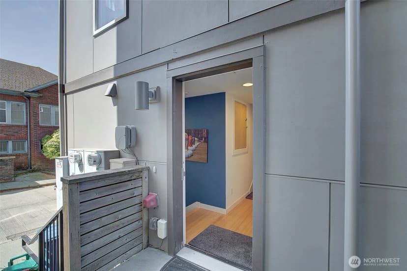Property photo for 3444 California Avenue Sw, Seattle photo 24