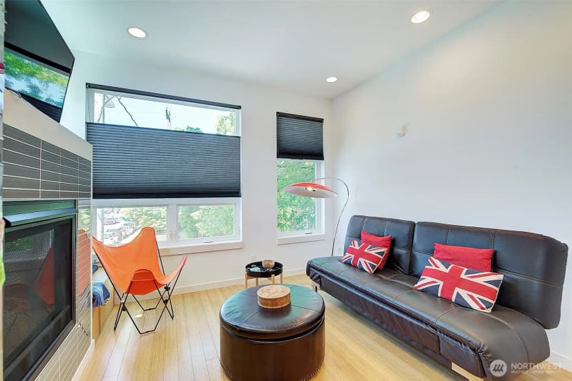 Property photo for 3444 California Avenue Sw, Seattle photo 3