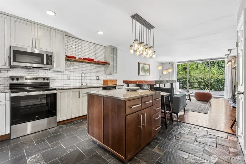 Property photo for 17001 Inglewood Road Ne #n209, Kenmore photo 5