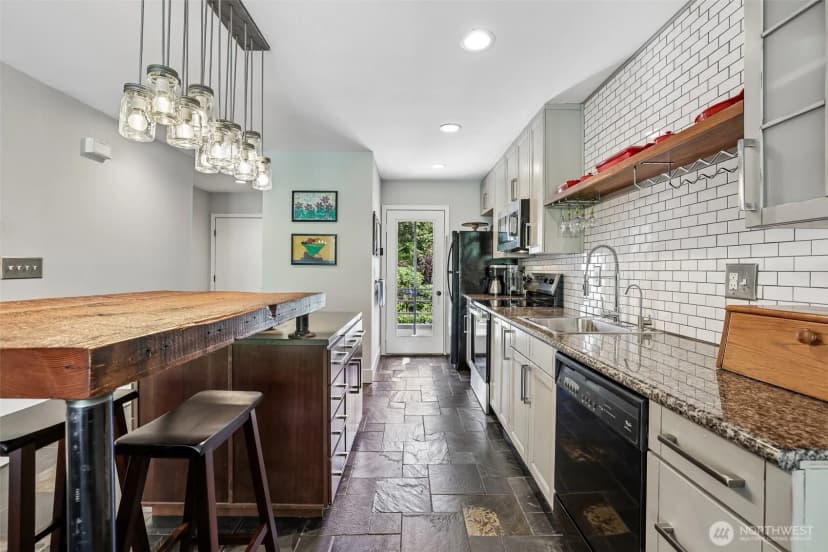 Property photo for 17001 Inglewood Road Ne #n209, Kenmore photo 9