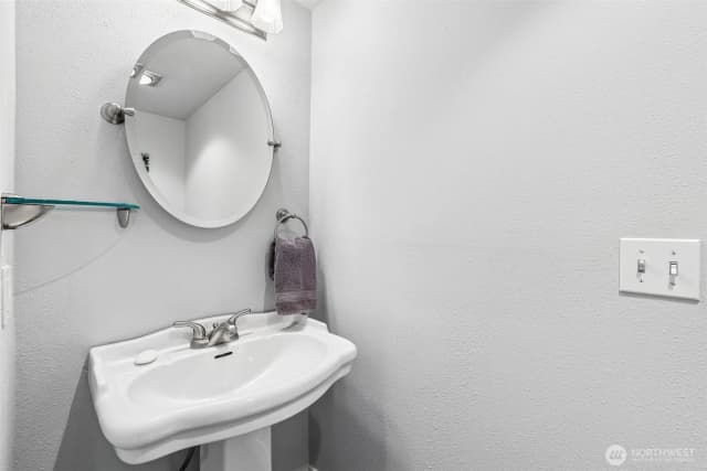 Property photo for 17001 Inglewood Road Ne #n209, Kenmore photo 4