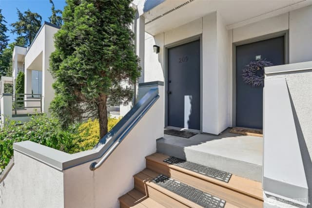 Property photo for 17001 Inglewood Road Ne #n209, Kenmore photo 2