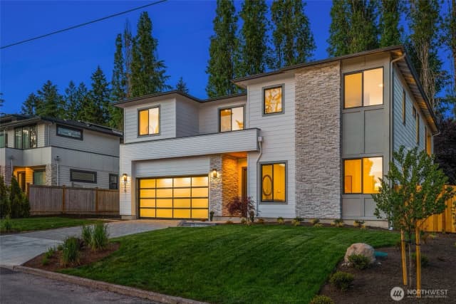 Property photo for 416 155th Avenue Se, Bellevue photo 3