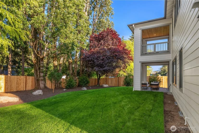 Property photo for 416 155th Avenue Se, Bellevue photo 35