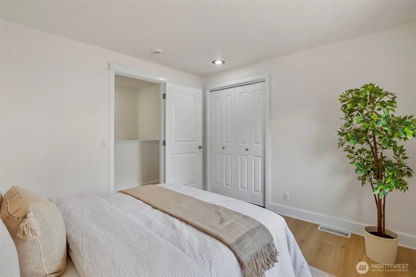 Property photo for 6164 Ne 192nd Street, Kenmore photo 22
