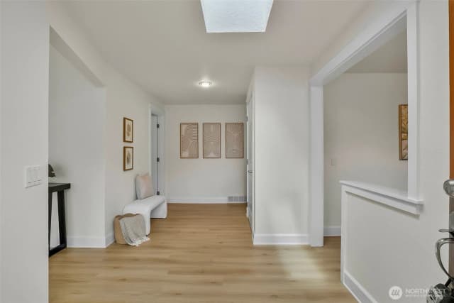 Property photo for 6164 Ne 192nd Street, Kenmore photo 3