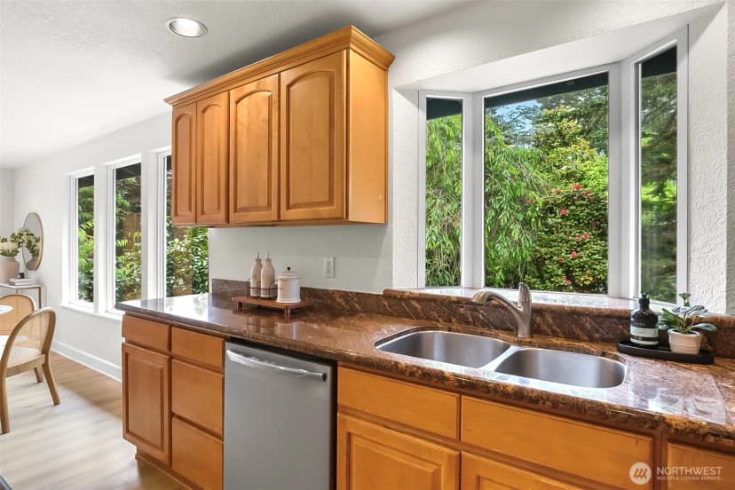 Property photo for 6164 Ne 192nd Street, Kenmore photo 12