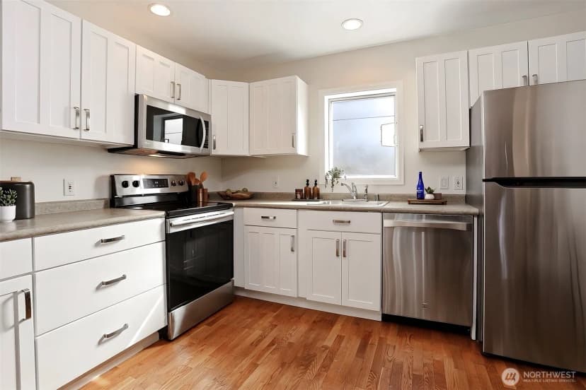 Property photo for 3406 W Government Way #7, Seattle photo 6
