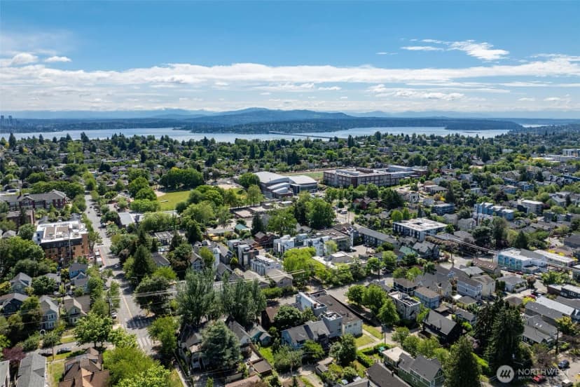 Property photo for 601 21st Avenue, Seattle photo 22