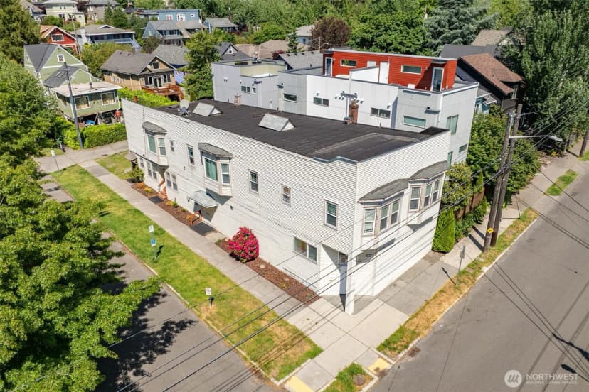 Property photo for 601 21st Avenue, Seattle photo 12