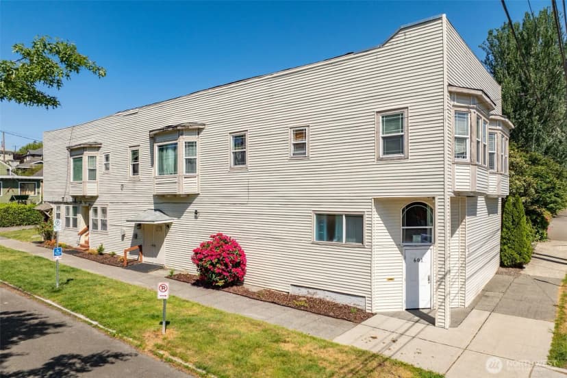 Property photo for 601 21st Avenue, Seattle photo 10