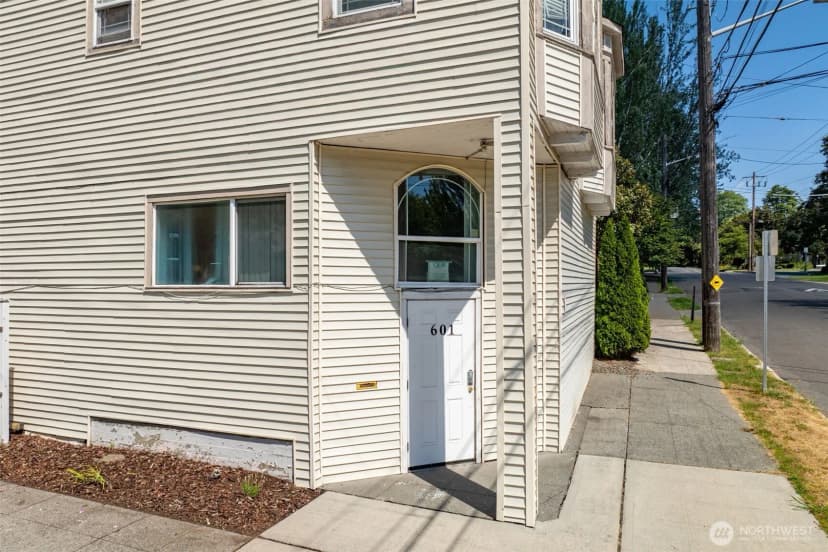 Property photo for 601 21st Avenue, Seattle photo 9