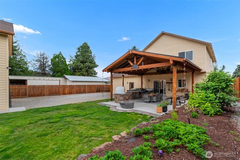 Property photo for 104 35th Street Nw, East Wenatchee photo 29