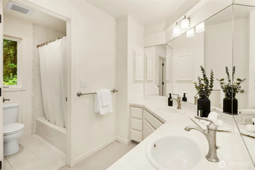 Property photo for 2828 140th Avenue Ne, Bellevue photo 23