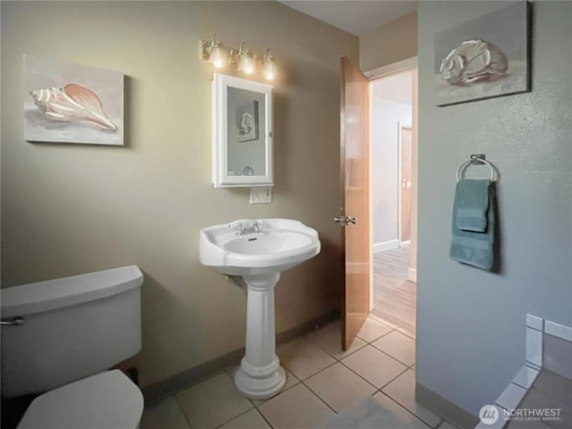 Property photo for 502 Coal Creek Road, Longview photo 8