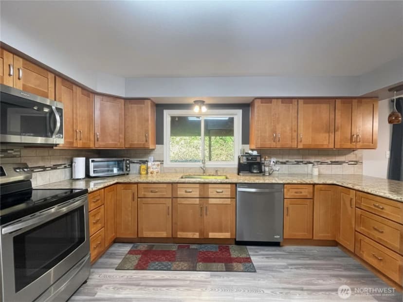 Property photo for 502 Coal Creek Road, Longview photo 2