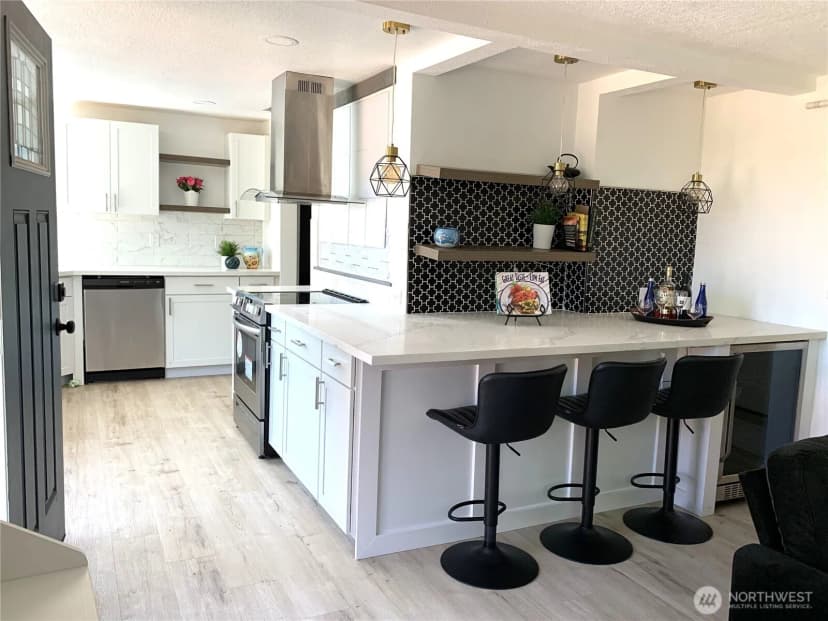 Property photo for 2315 S 116th Place, Seattle photo 9