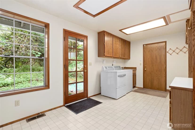 Property photo for 2833 140th Avenue Ne, Bellevue photo 15
