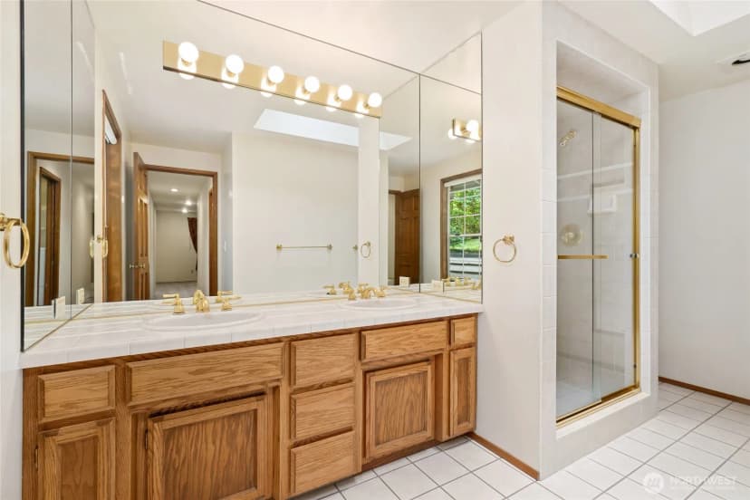Property photo for 2833 140th Avenue Ne, Bellevue photo 19