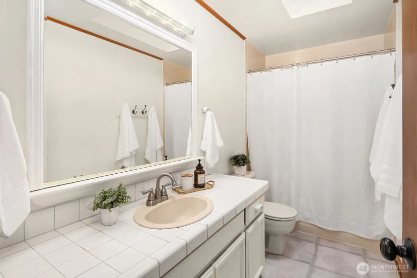 Property photo for 20141 Ne 42nd Street, Sammamish photo 26