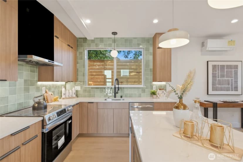 Property photo for 11731 Durland Avenue Ne, Seattle photo 5