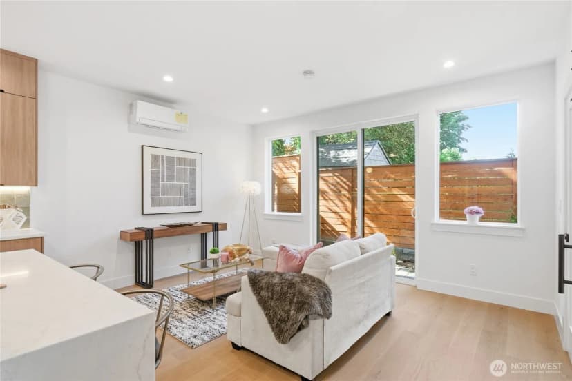 Property photo for 11731 Durland Avenue Ne, Seattle photo 10