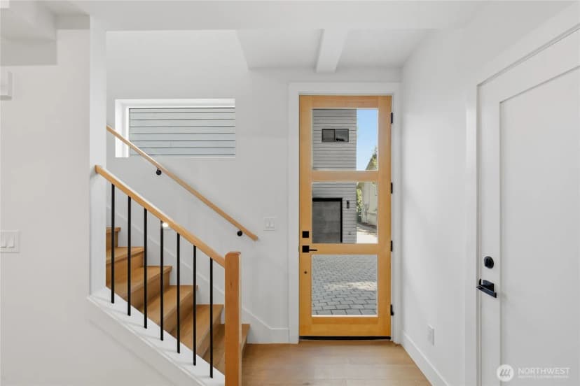 Property photo for 11731 Durland Avenue Ne, Seattle photo 3