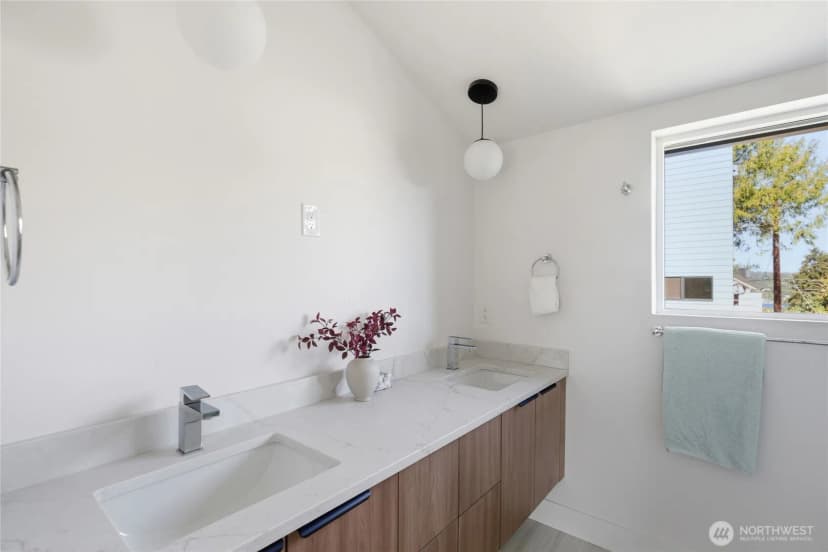 Property photo for 11731 Durland Avenue Ne, Seattle photo 21