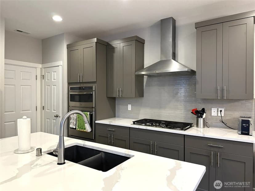 Property photo for 19019 123rd Place Se, Renton photo 4