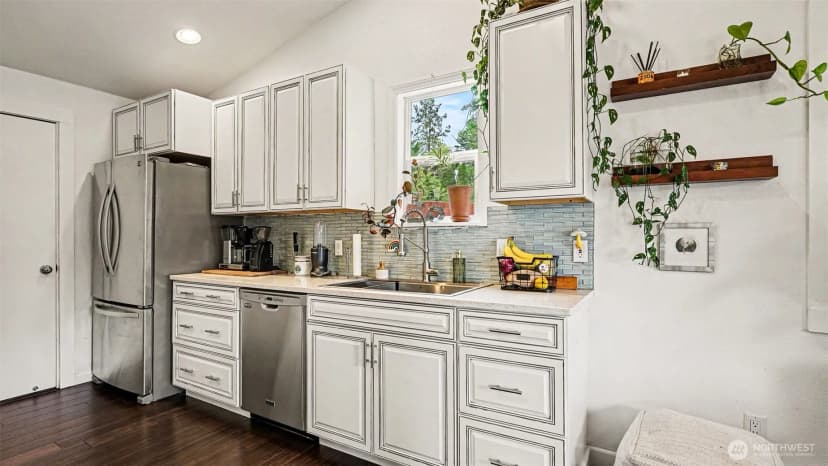 Property photo for 4610 S 160th Street S, Tukwila photo 16