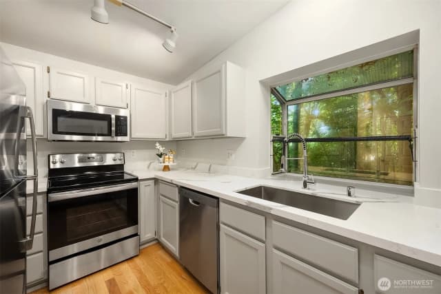 Property photo for 12323 Ne 97th Street #m, Kirkland photo 4