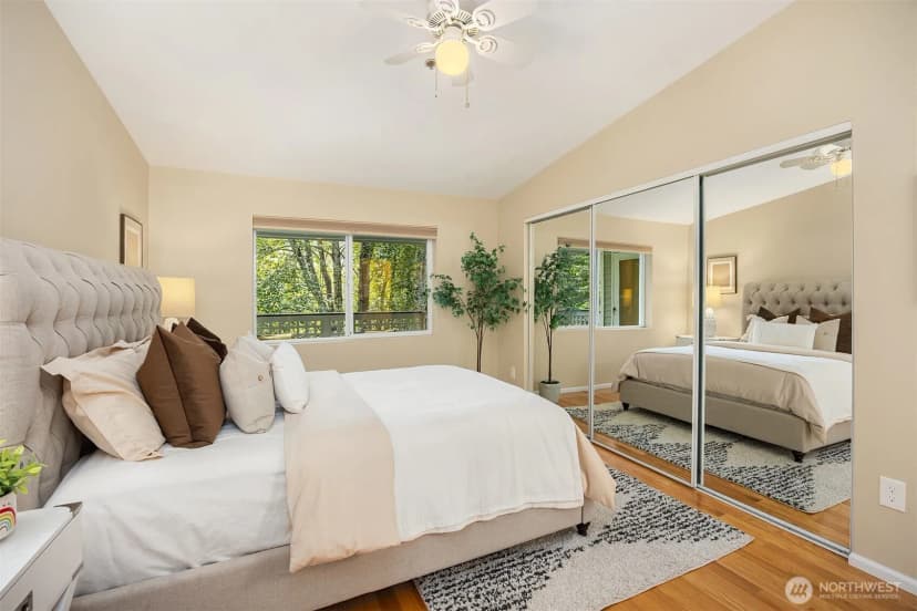 Property photo for 12323 Ne 97th Street #m, Kirkland photo 15
