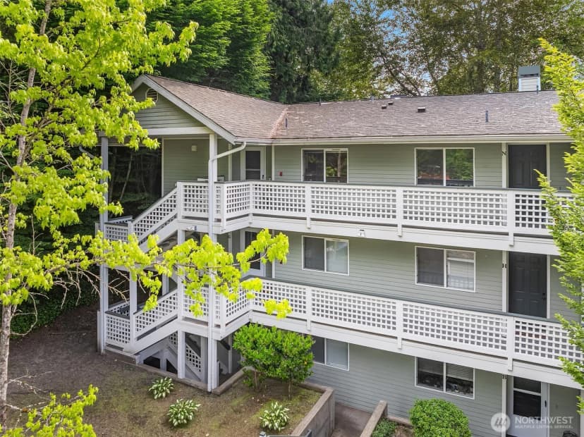 Property photo for 12323 Ne 97th Street #m, Kirkland