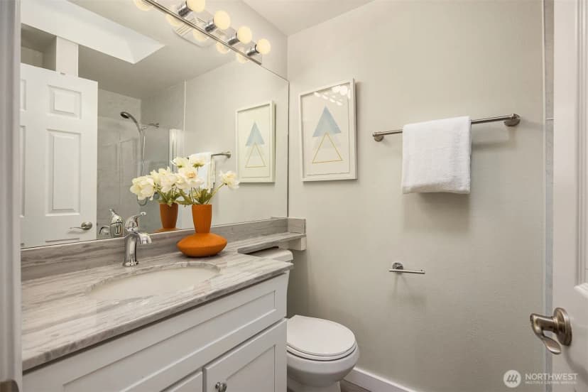 Property photo for 12323 Ne 97th Street #m, Kirkland photo 17