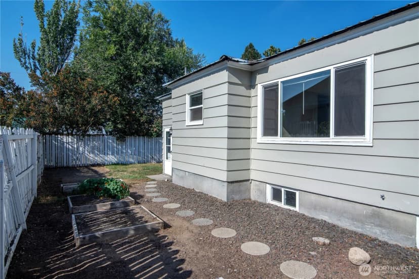 Property photo for 203 N Walnut Street, Ellensburg photo 3