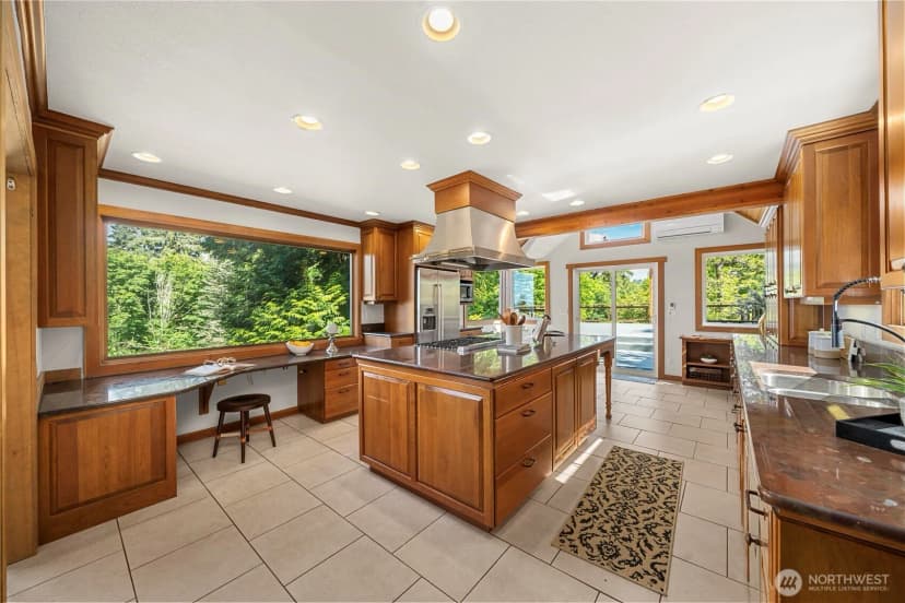 Property photo for 6208 Browns Point Boulevard Ne, Tacoma photo 7