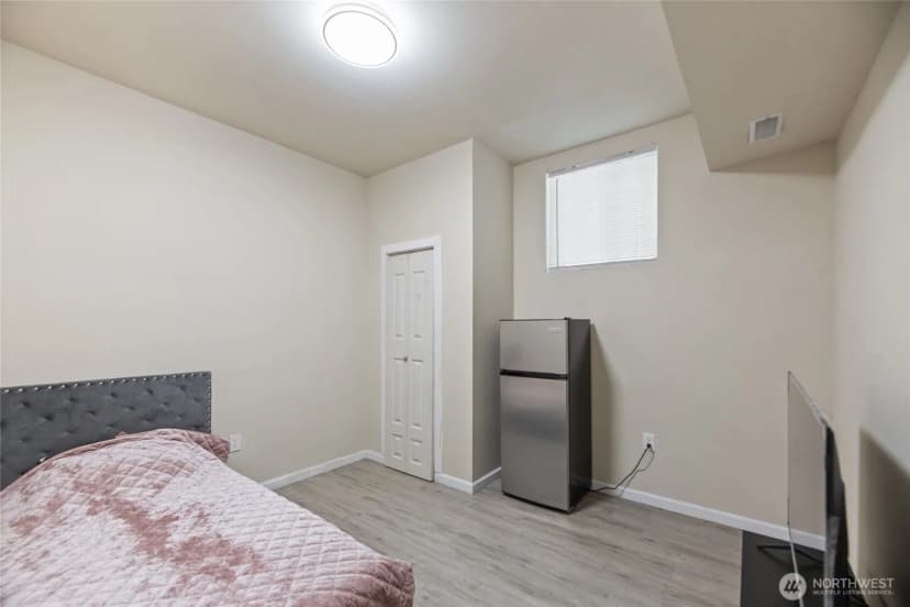 Property photo for 10606 68th Place S, Seattle photo 24