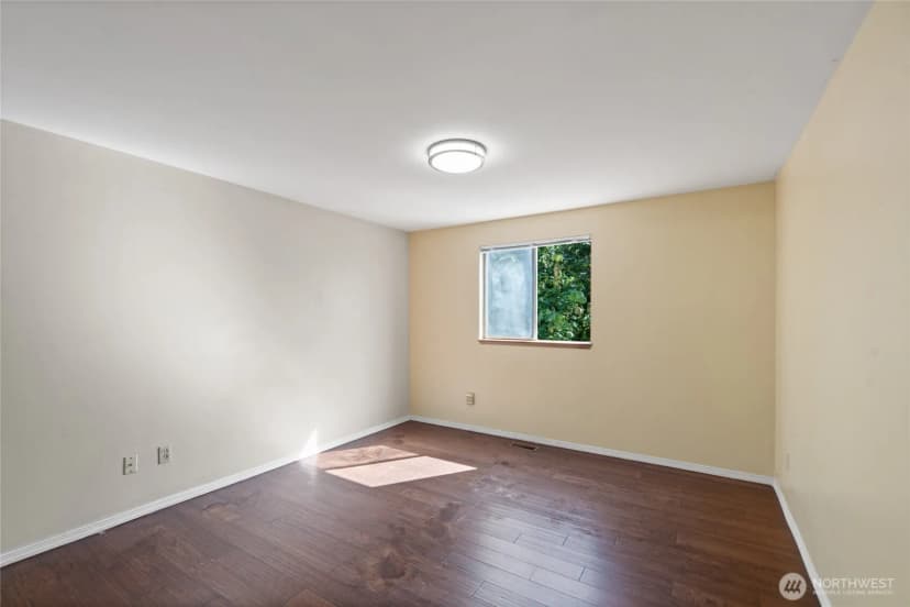 Property photo for 10606 68th Place S, Seattle photo 16