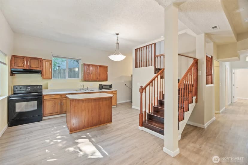 Property photo for 10606 68th Place S, Seattle photo 19