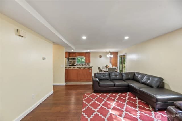 Property photo for 10606 68th Place S, Seattle photo 4