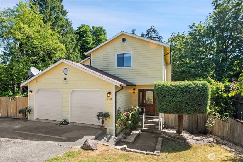 Property photo for 10606 68th Place S, Seattle photo 2