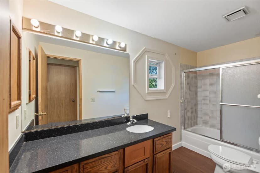 Property photo for 10606 68th Place S, Seattle photo 17