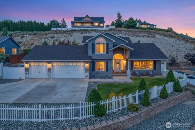 Property photo for 1255 Wheatridge Drive, East Wenatchee