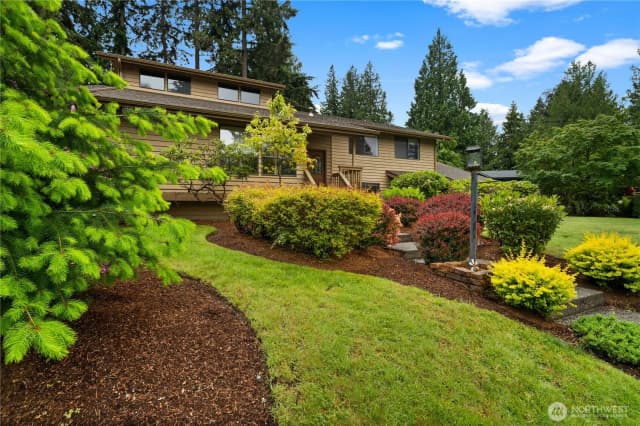 Property photo for 3710 104th Place Se, Everett photo 2