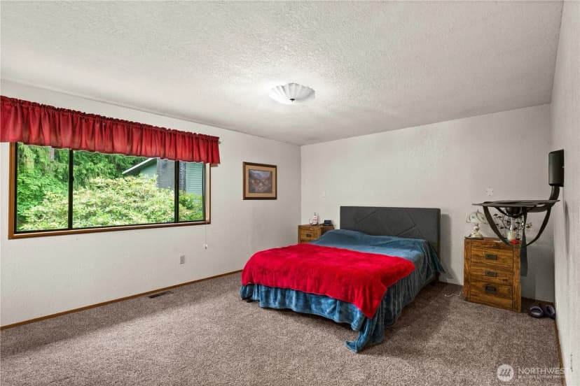 Property photo for 3710 104th Place Se, Everett photo 11