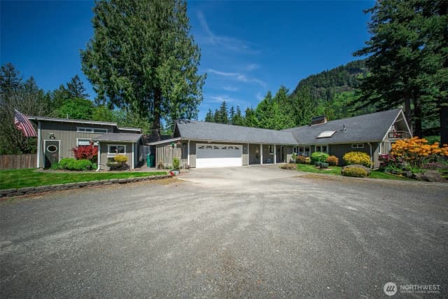 Property photo for 37418 W Lake Walker Drive Se, Enumclaw