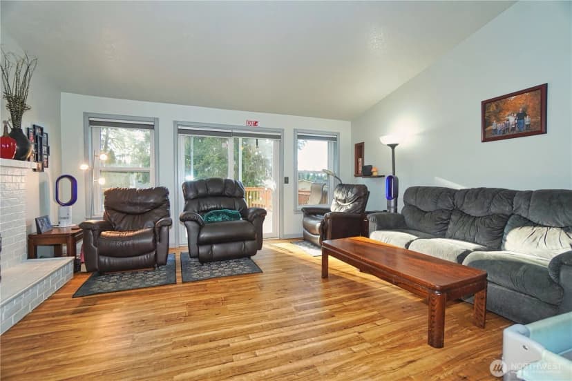 Property photo for 24403 224th Avenue Se, Maple Valley photo 6