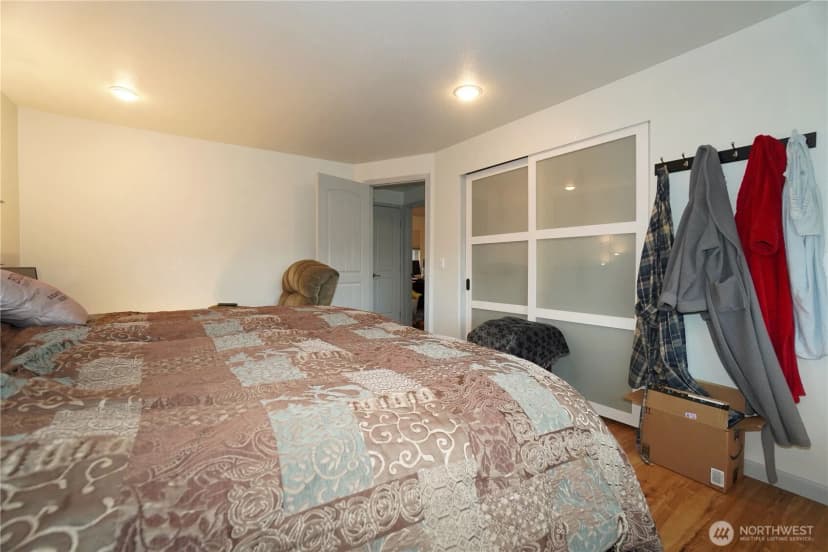 Property photo for 24403 224th Avenue Se, Maple Valley photo 11